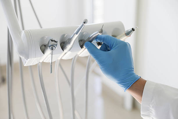 Professional Emergency Dentist technician working in Pleasant Hill, IA